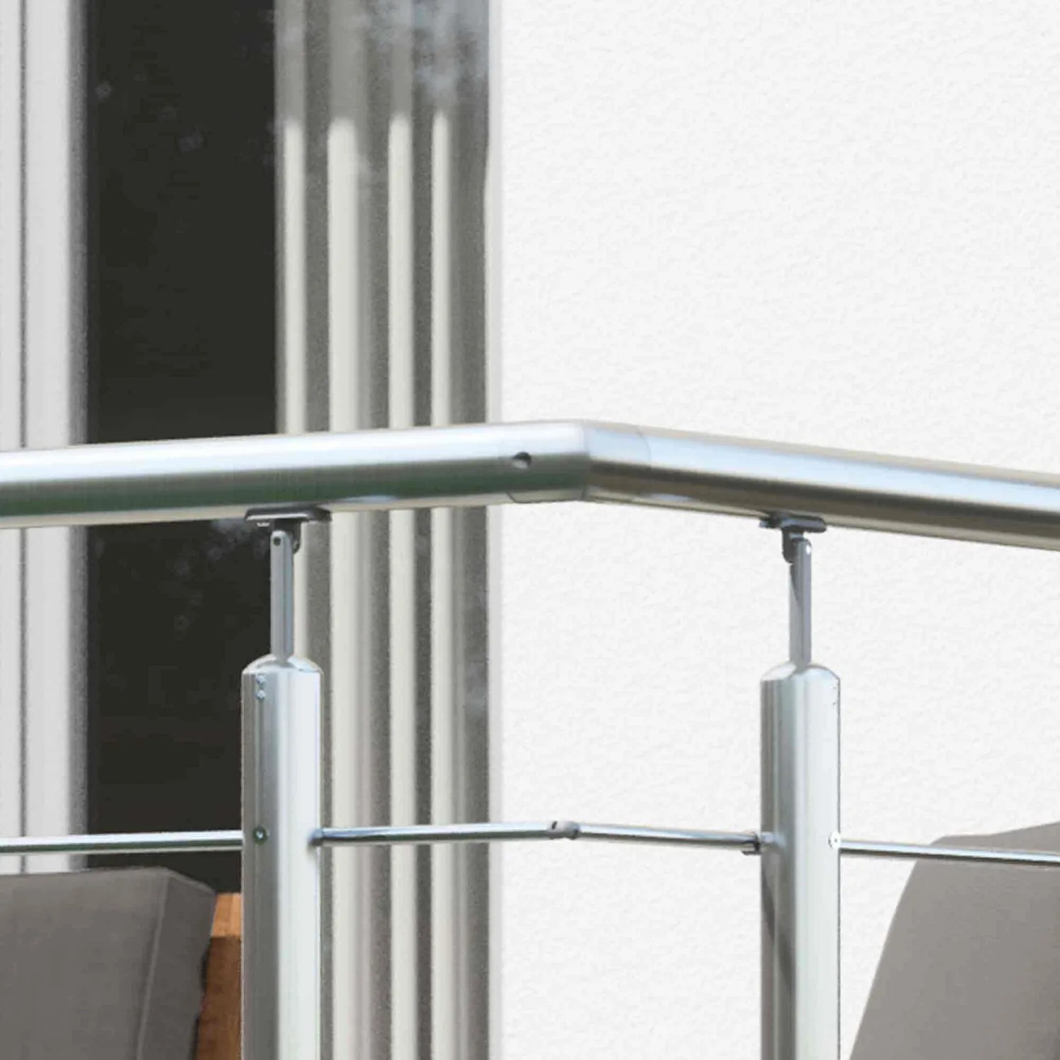 Detailaufnahme: Dolle Geländer-Set Edelstahl 150 cm für Wandmontage.