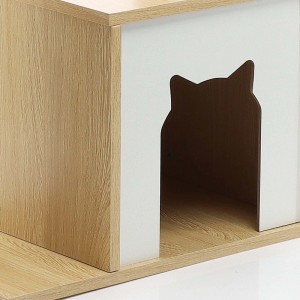 Fudajo Katzenhaus aus hellem Holz mit weißer Front und katzenförmigem Eingang, Teil eines Kratzbaums.