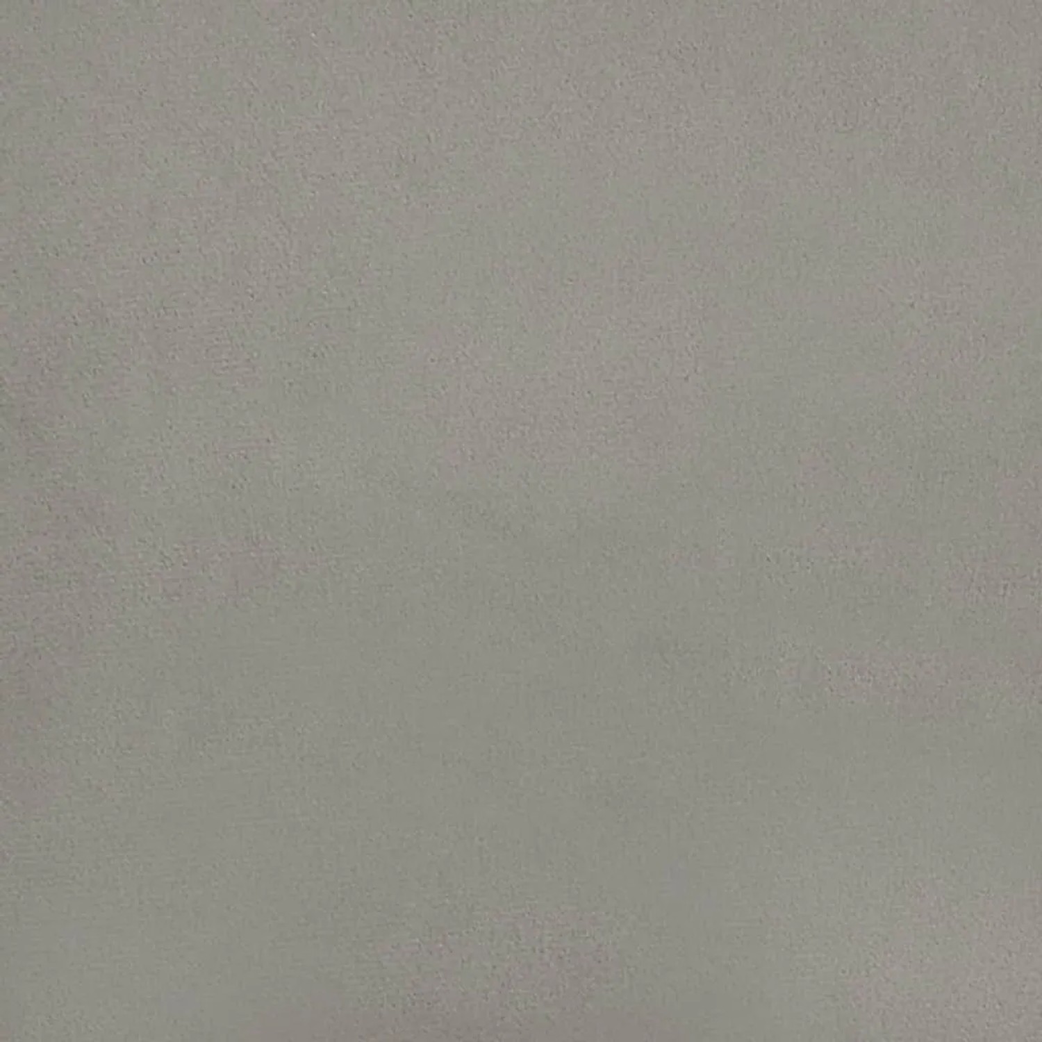 Detailansicht: Hellgraues Samt-Bettgestell 200x200 cm mit Kopfteil.