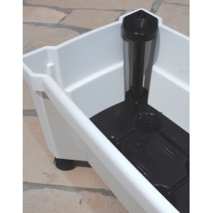 Weißer KHW Pflanzkasten Calypso mit Bewässerungssystem und Wasserstandsanzeiger.