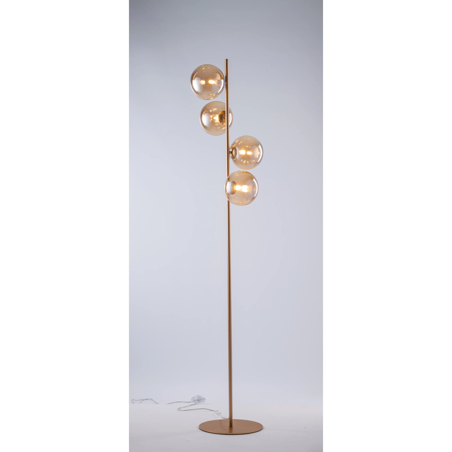 Eco-Light Stehleuchte Neptun: Messingfarbenes Gestell mit vier champagnerfarbenen Glaskugeln.