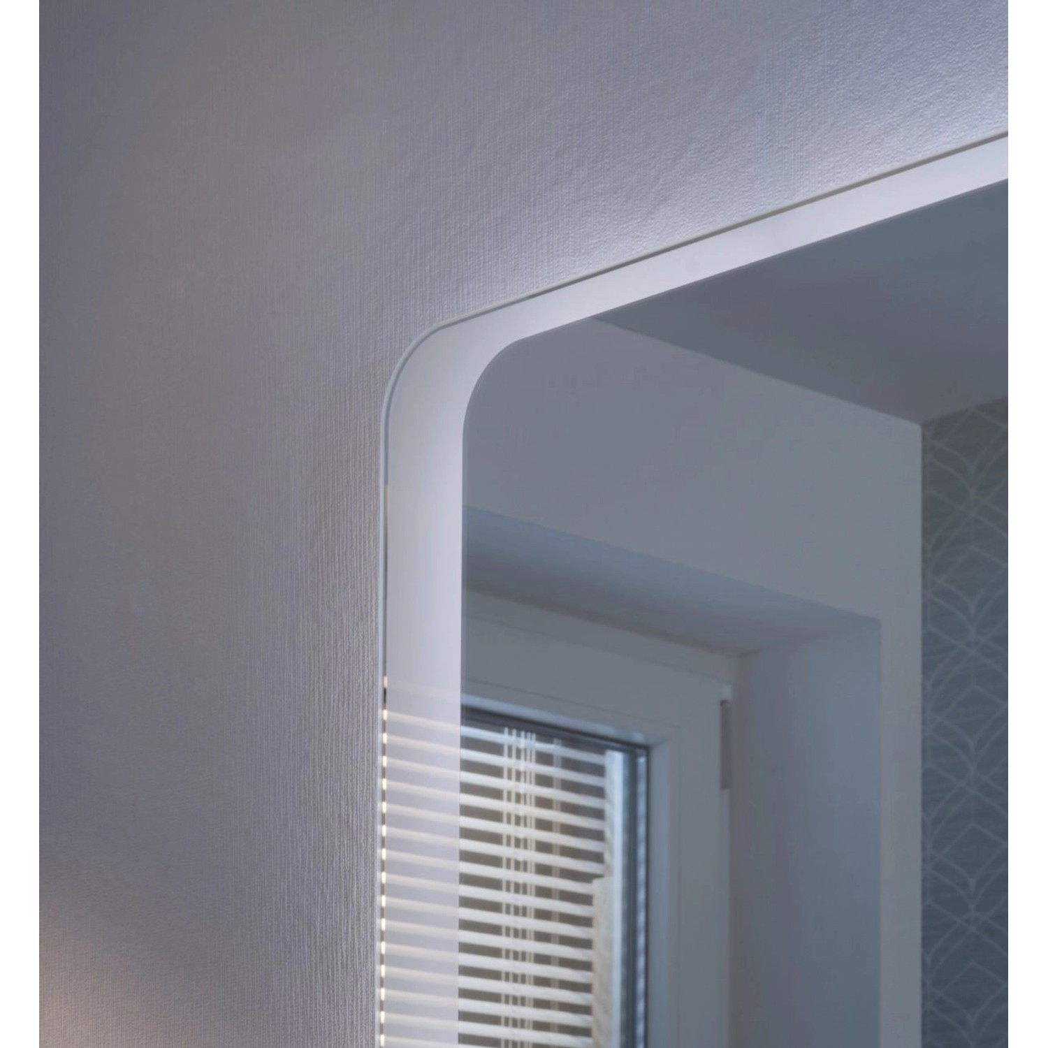 Fackelmann Spiegel Milano mit LED-Beleuchtung, 55 cm, modernes Design für Badezimmer.