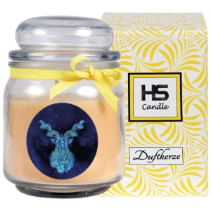 HS Candle Duftkerze Sternzeichen Steinbock im Glas mit gelbem Band und dekorativer Verpackung.