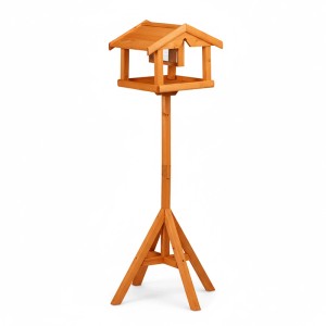 Oranges Vogelfutterhaus aus Tannenholz mit hohem Ständer und Futtersilo. Ideal für Wildvögel in Garten & auf Terrasse.