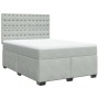 Hellgraues vidaXL Boxspringbett 140x200 cm mit Samtbezug, gestepptem Kopfteil und Matratze.