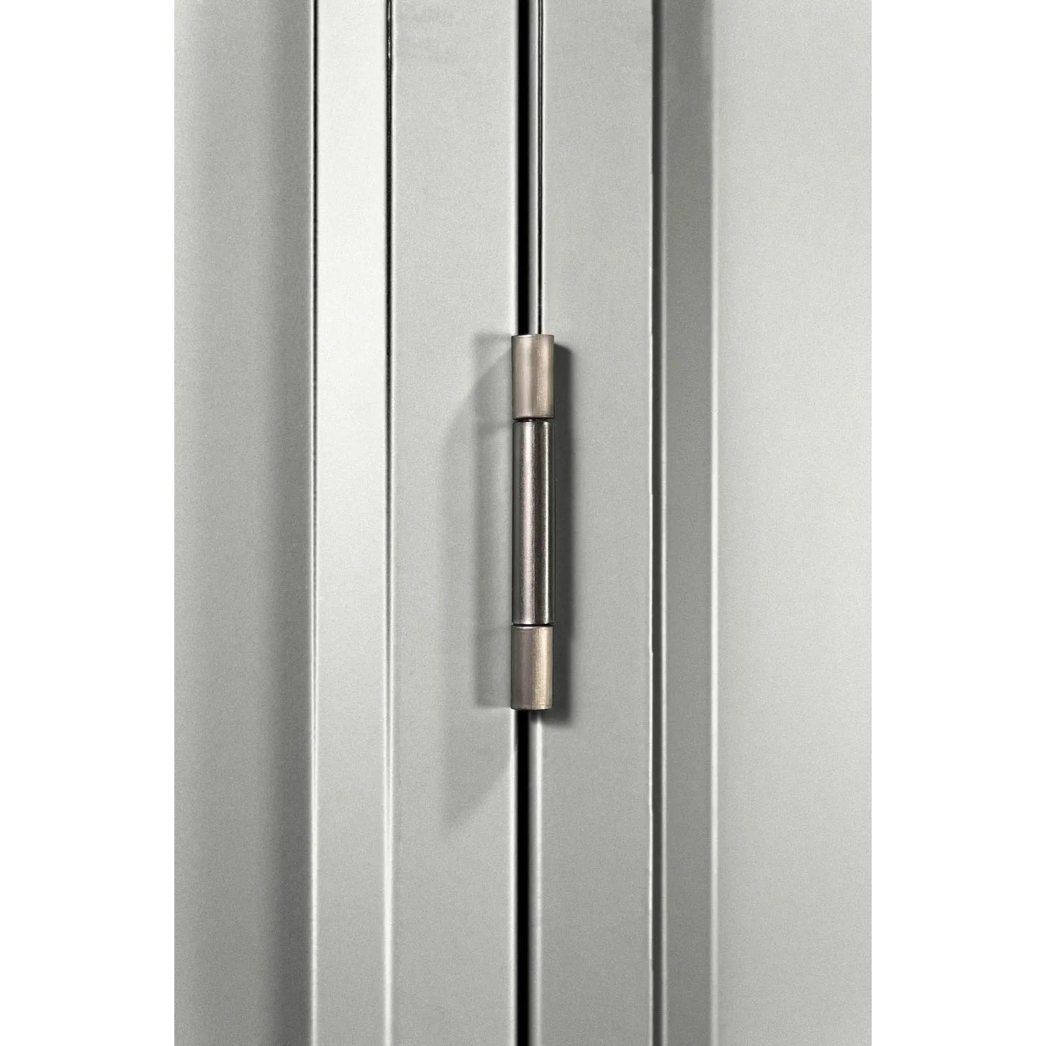 Detailaufnahme: Schwingtür-Kit für Globel Metallgerätehaus, silber-metallic, mit Scharnier.