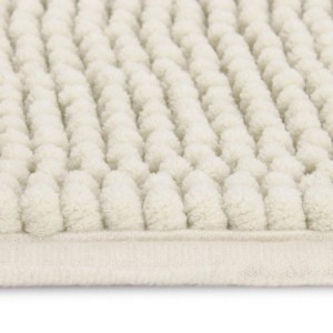 Nahaufnahme der Beautissu BeauMare WR Badematte Natur. Weiche, saugstarke Chenille-Oberfläche, rutschfest.