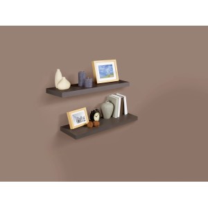 OBI Wandregal Valbonne, anthrazit, mit Deko an brauner Wand. Schwebende Optik.