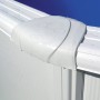 Detailaufnahme: Weiße Eckverbindung des Gre Pool Varadero Oval Stahlwandpools.