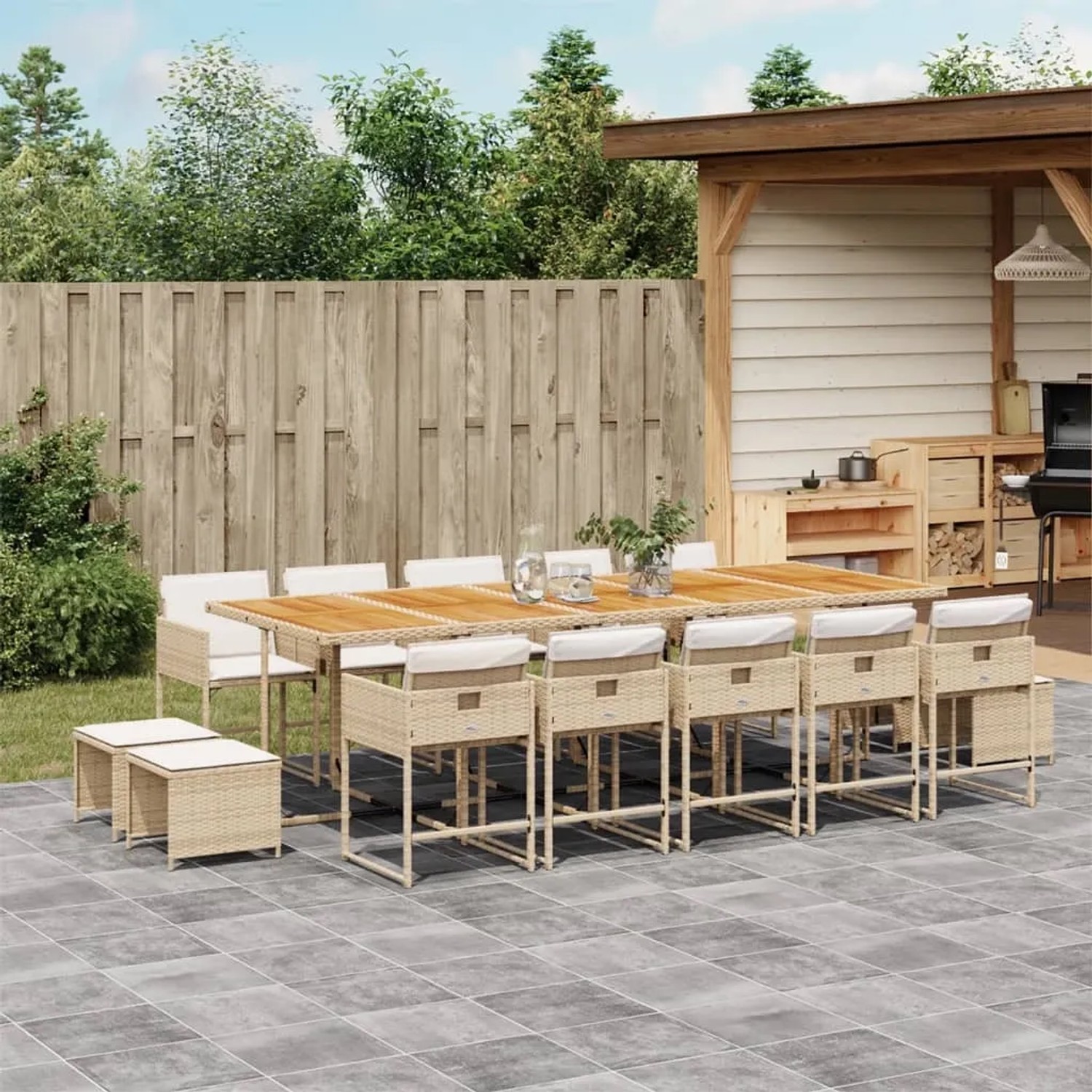 Beige 15-tlg. Garten Essgruppe aus Poly Rattan mit Tisch, Stühlen und Kissen. Ideal für den Garten.