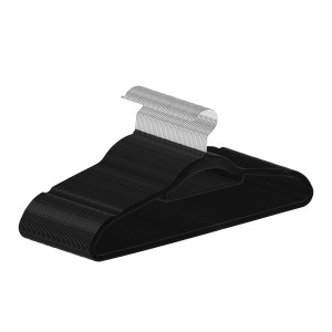 Set aus 50 schwarzen Juskys Samt Kleiderbügeln mit Metallhaken für die textile Aufbewahrung.