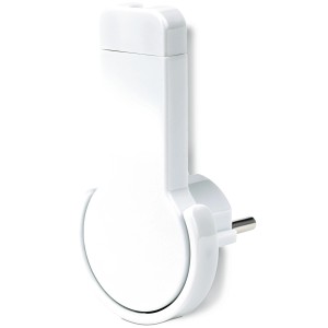 Weißer Flachstecker mit umklappbarem Griff für enge Stellen.