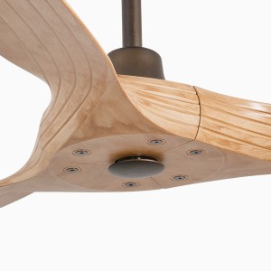 Energiespar Deckenventilator Morea in Kieferoptik, 152 cm Durchmesser. Ventilator mit braunem Gehäuse und Holzflügel.