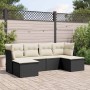 Schwarze 6-tlg. vidaXL Garten-Sofagarnitur aus Poly Rattan mit cremeweißen Kissen.