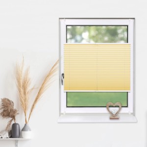 Hellorange Plissee 90x210 cm am Fenster, blickdicht, ohne Bohren montiert. Dekoartikel für Wohnraum.
