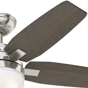 HUNTER Deckenventilator Arcot Nickel gebürstet mit Eiche/Nussbaum Flügel und Beleuchtung.