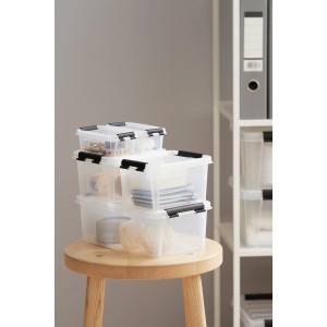 Gestapelte SmartStore Classic Aufbewahrungsboxen 0,3 l mit Deckel, transparent.