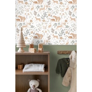 ESTAhome Tapete mit Waldtieren (Hirsche, Bären, Hasen) und Pflanzen in Graugrün, Beige, Weiß im Kinderzimmer.
