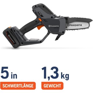 Husqvarna Akku-Kettensäge Aspire P5-P4A mit Akku und Ladegerät, ideal für Baumschnitt und Gartenarbeiten.