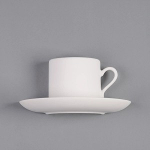Weiße Lindby Wandleuchte in Tassen- und Untertassenform aus Gips/Ton. Moderne Küchenlampe für Innenräume.