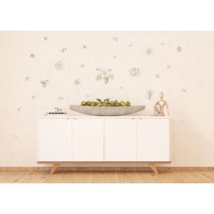 Wandtattoo Blumen Grau von Sanders & Sanders, angebracht über einem weißen Sideboard.