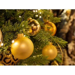 Goldene Weihnachtskugeln (12 Stk.) von Krebs Glas Lauscha am Weihnachtsbaum.