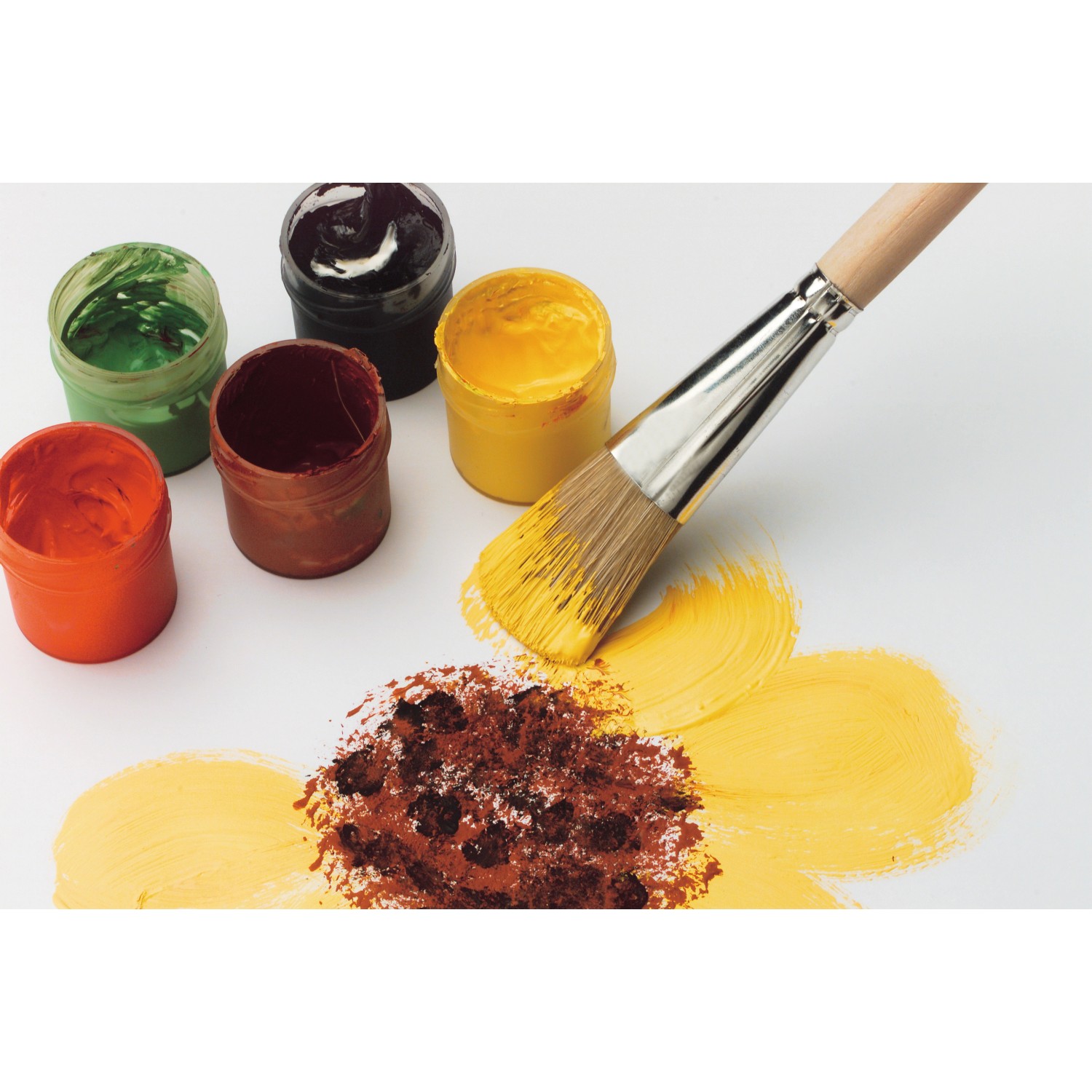 LUX Ausbesserungspinsel Größe 5 mit Farbtöpfen und Farbflecken in Gelb und Braun.