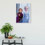 Komar Wandbild Frozen Sisters Wood, 30x40 cm, mit Anna und Elsa im weißen Rahmen.