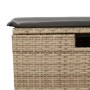 Detailansicht: Beige Poly Rattan Gartenmöbel mit grauem Kissen. Teil der vidaXL 6-Tlg Sofagarnitur.