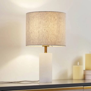 Cremefarbene Lindby Tischlampe Alabaster im skandinavischen Design mit Textilschirm.