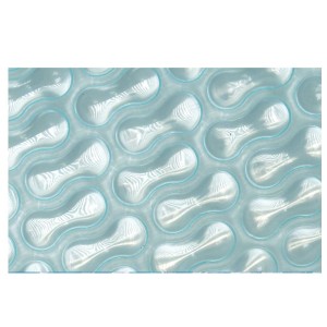 Detailaufnahme einer rechteckigen Evolution Solarplane 800x300cm mit Geobubble Max Technologie.