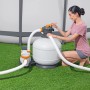 Bestway Flowclear Sandfilteranlage mit Zeitschaltuhr im Einsatz am Pool.