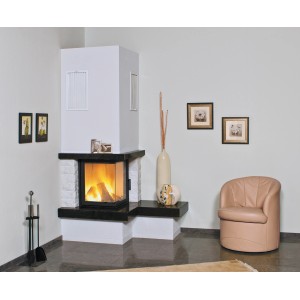 Hark Kaminofen Nebraska mit Bank rechts aus Marmor, schwarz-weiß, mit brennendem Feuer.