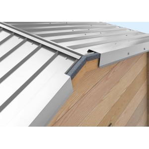 SDF Ortgangblech Zuschnitt Alu-Natur, 225 mm x 2 m, am Dachrand montiert.