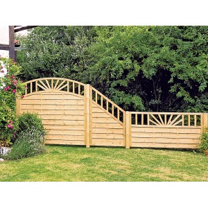T&J Sichtschutzzaun Freiburg Doppelbogen, 180x180/160 cm, kesseldruckimprägniert, im Garten.