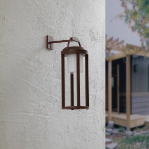 Moderne, dimmbare LED Solar-Wandleuchte Tilena in Schwarz aus Aluminium für den Außenbereich.