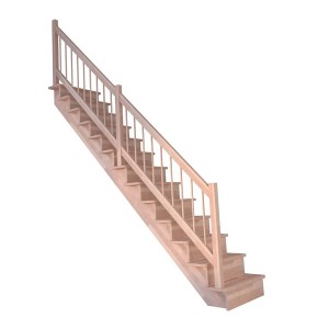 Helle, gerade Buchenholztreppe Lindos Pro mit Setzstufen und Holzgeländer.
