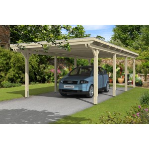 Skan Holz Einzelcarport Emsland: Holzcarport mit Flachdach und Auto im Garten.