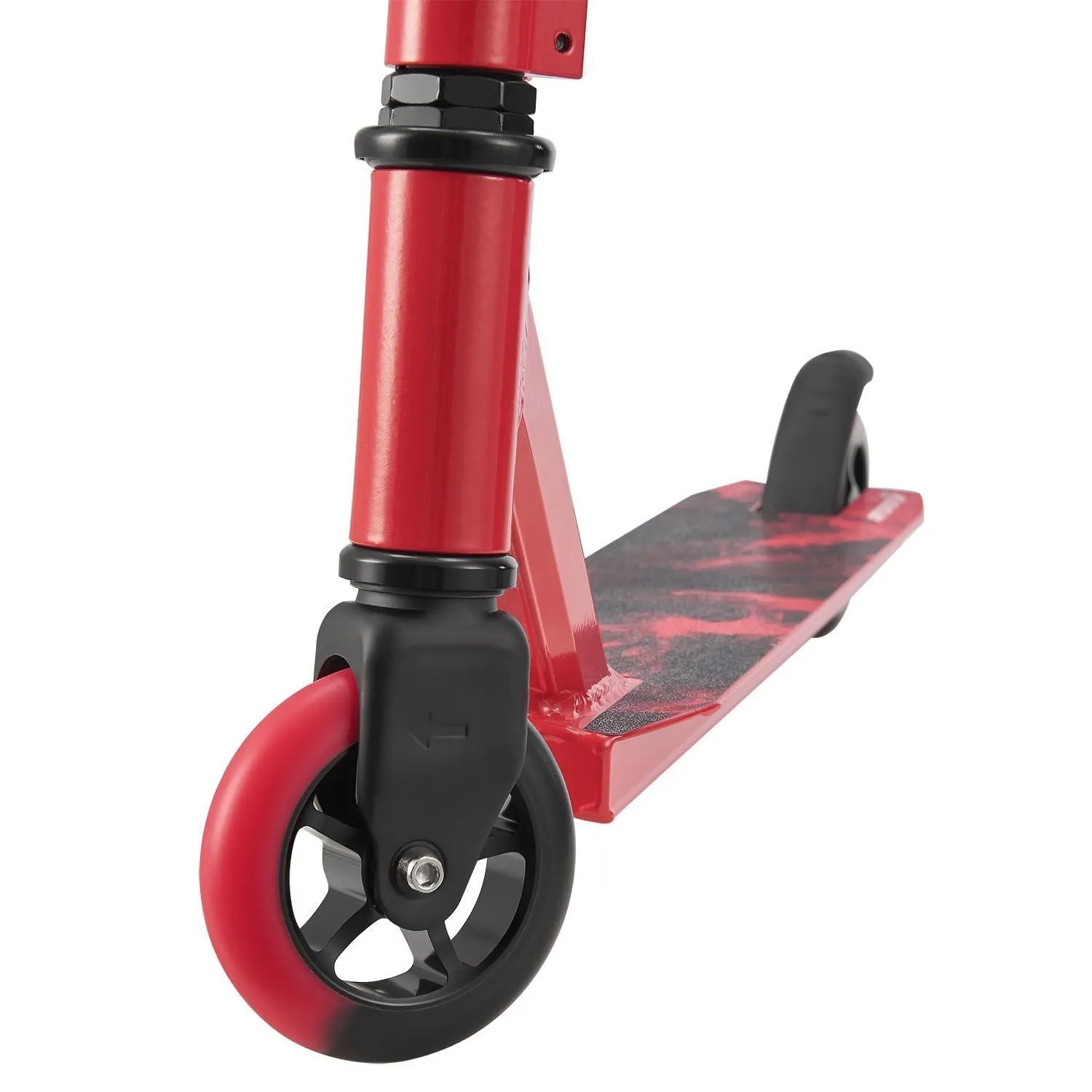 Detailaufnahme: Roter ArtSport Stuntscooter mit schwarzem Griptape und roten Rädern.