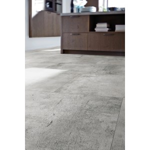 Classen Ceramin Fliese Neo Vario Malerva in grauer Steinoptik als Bodenbelag im Raum.