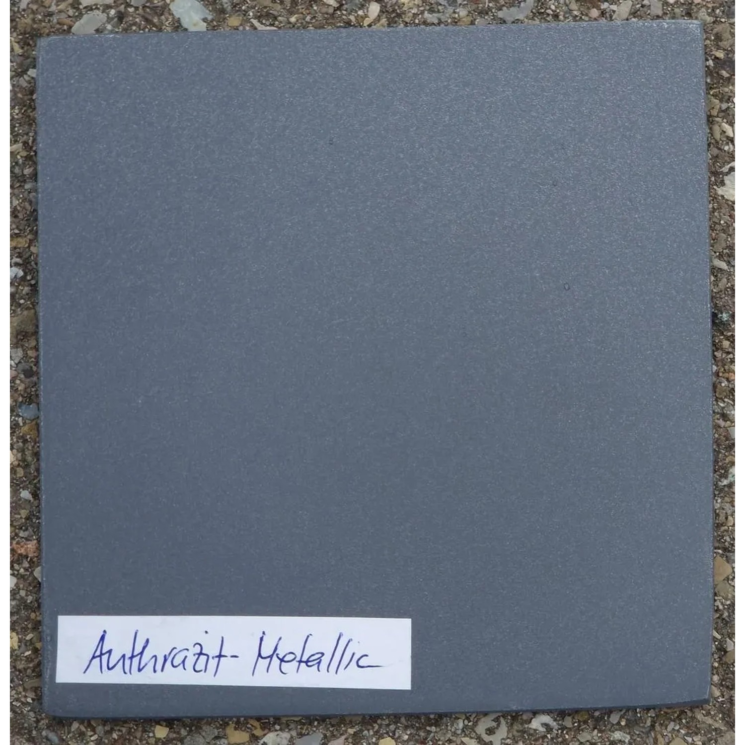 Detailaufnahme Pflanzkübel Säule Fiberglas, Farbe Anthrazit-Metallic.
