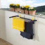 Leifheit Universaltrockner Quartett am Balkon mit Wäsche und Blumenkästen.