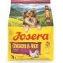 Josera Hunde-Trockenfutter Mini Senior Chicken & Rice, 900g Packung mit Hund.