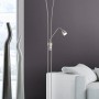 Moderner LED-Deckenfluter in Nickel matt mit Lesearm, 180cm hoch.
