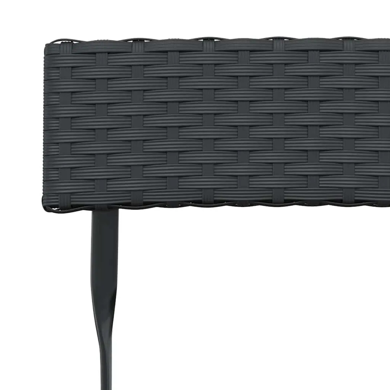 Detailansicht: Schwarzer Bistrostuhl aus Rattan und Stahl, Teil der vidaXL Gartenstühle.