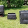KHW Komposter Bio-Quick Basismodell, 420 l, anthrazit, mit Entnahmeklappe, im Garten.