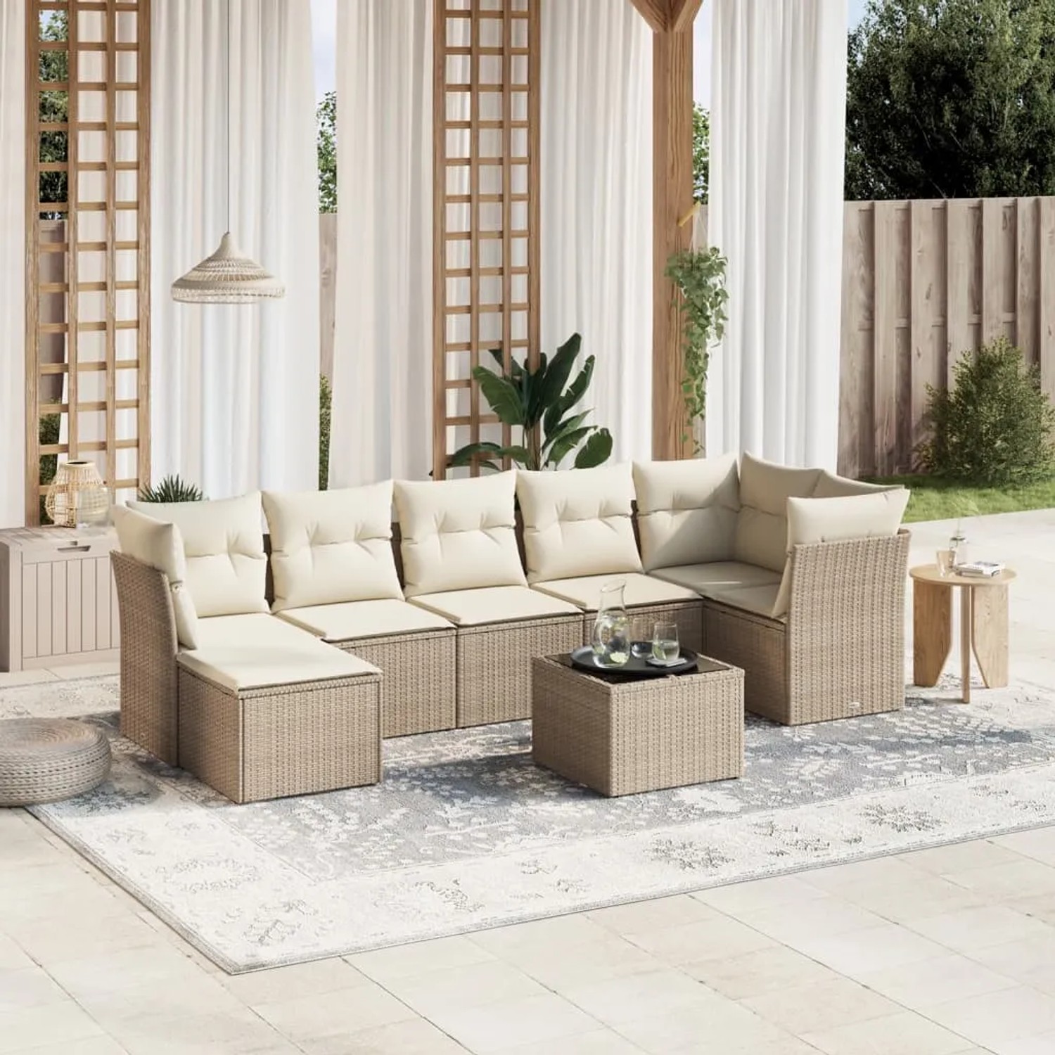 Beige 8-tlg. Garten-Sofagarnitur aus Rattan mit Kissen und Tisch. Ideal für Terrasse und Garten.