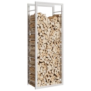 Silbernes Edelstahl Brennholzregal, 132 cm hoch, gefüllt mit gestapeltem Kaminholz. Praktische Holzaufbewahrung.