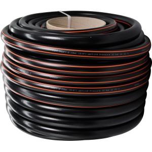 Aufgerollter, schwarzer Fitt Solarschlauch Professional 13 mm mit orangenen Streifen.