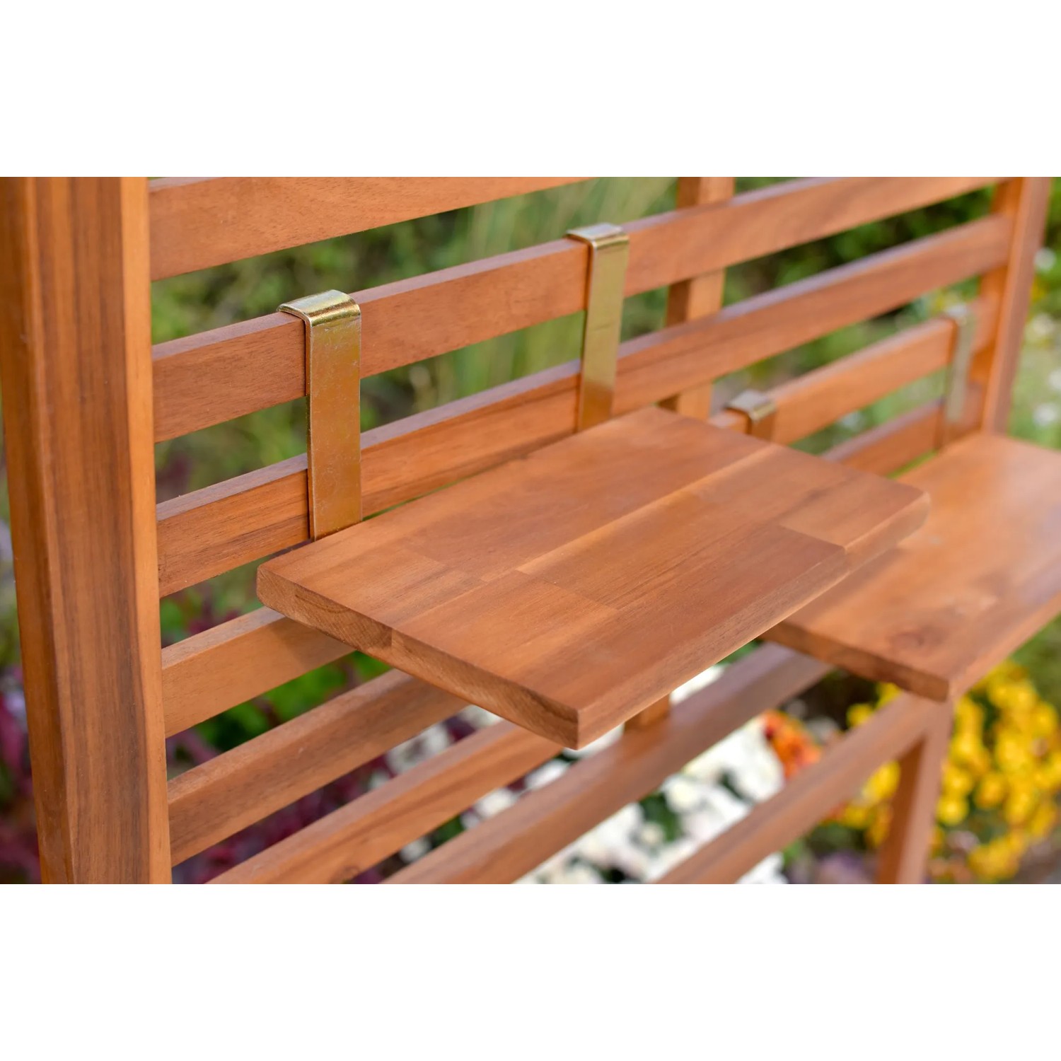Merxx Sichtschutz mit Ablageflächen aus geöltem Akazienholz, ideal für Garten und Terrasse.